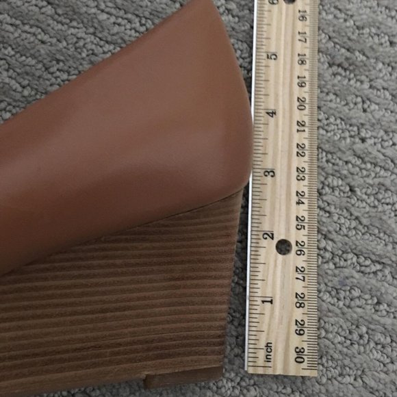 Tory Burch Sophie Gold Logo Wedges - Picture 4 of 7